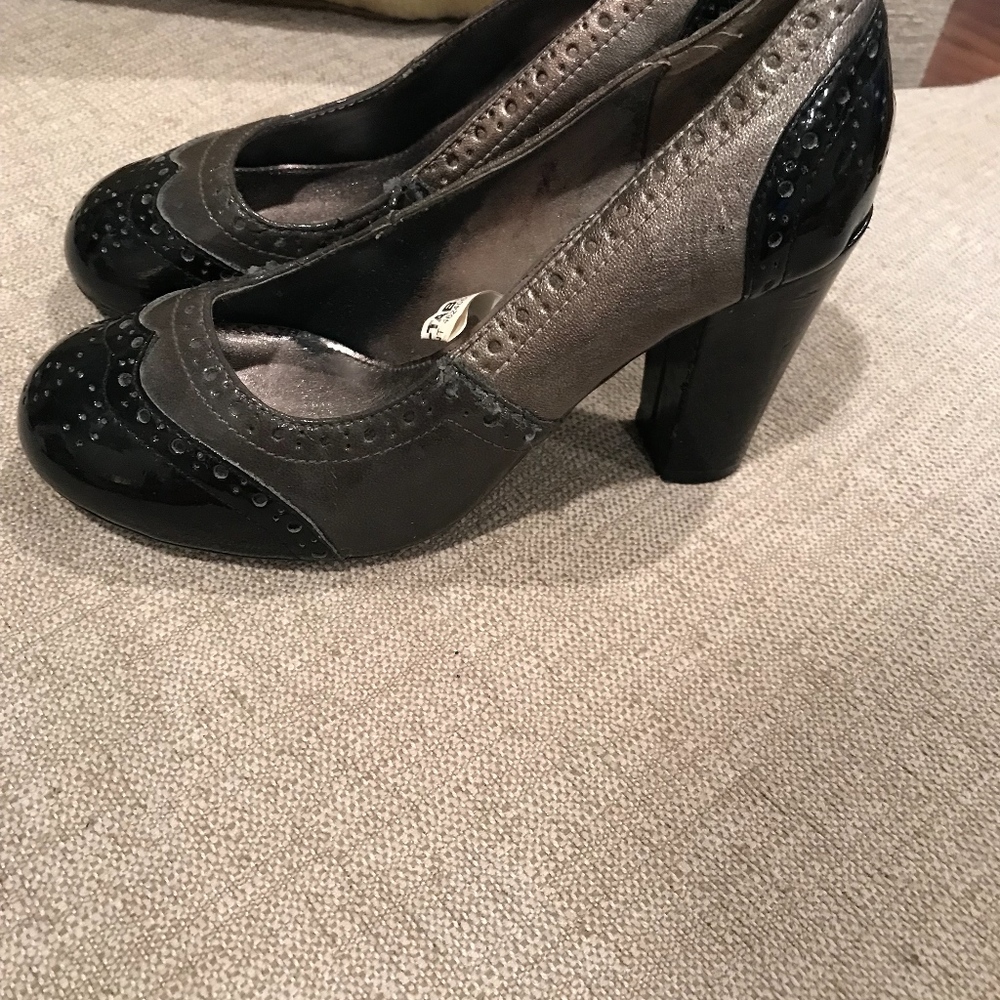 Heels - Picture 2 of 2